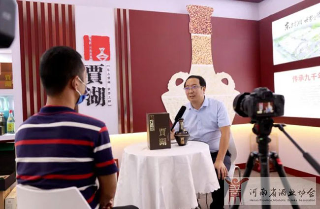 电视台及媒体记者采访