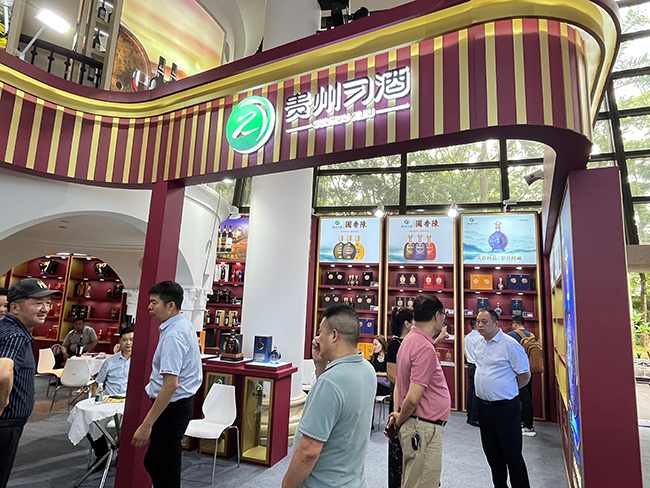   人气爆棚，签单不停！贵州习酒国香陈携爆品绽放秋糖！门槛低，品牌响，现场签约大优惠！