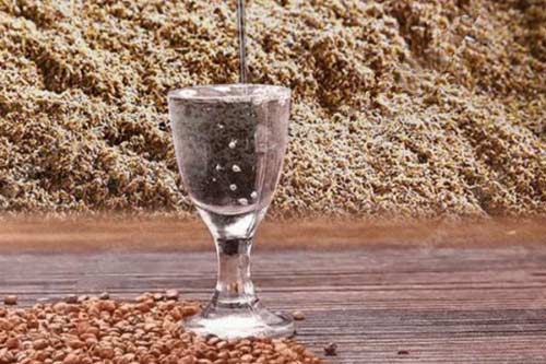 喝白酒有苦味怎么回事?有些白酒为什么有苦味