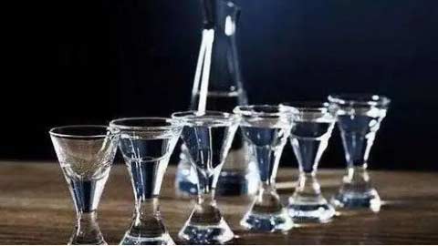 现代出名的白酒品牌的白酒名字都是怎么来的